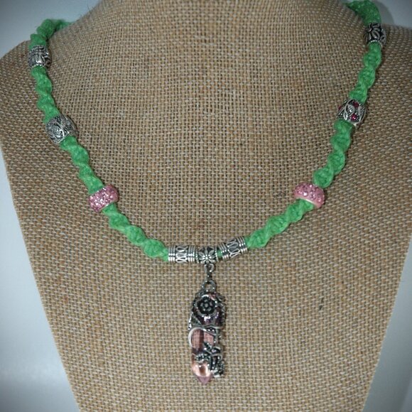 Flower Wrapped Pink Quartz Hexagon on a 19" Handmade Green Hemp Chain - Picture 4 of 6